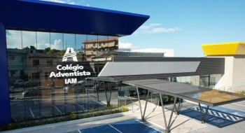 Adolescente deixa alunos feridos em ataque à escola particular de Manaus